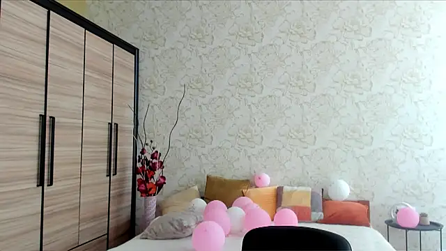 JulisSweet online show from March 2025 11:14:02 AM