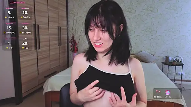 JulisSweet online show from October 2025 09:23:01 AM