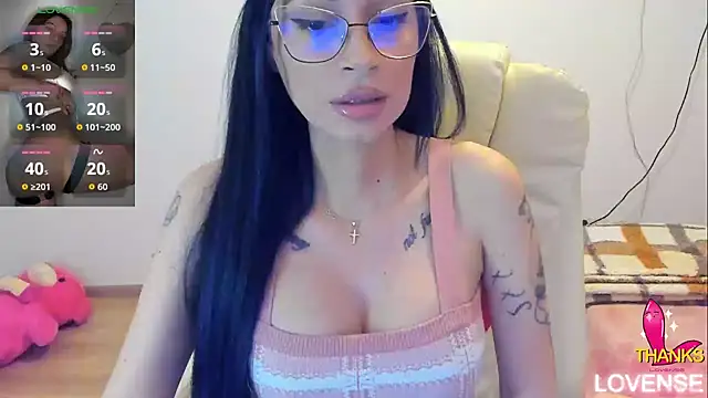 Snapshot of kissnicol32 chatting on May 2026 04:26:01 PM kissnicol32 online show from May 2026 04:26:01 PM