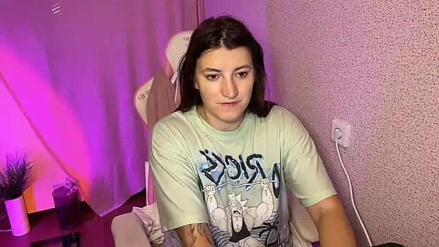 Katrin  kiss online show from October 2025 03:07:01 PM