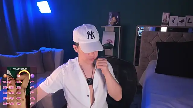 Brat  online show from September 2025 07:03:02 PM