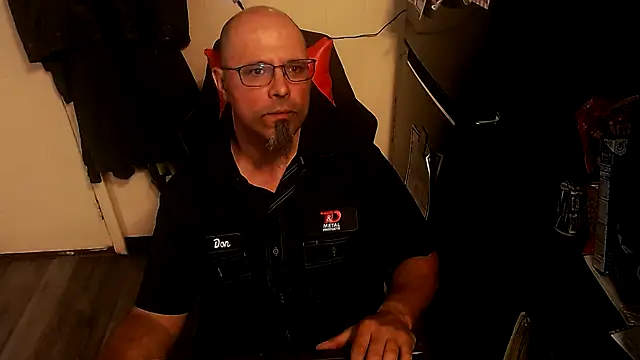 Snapshot of KrazyLegz chatting on October 2025 10:09:02 PM KrazyLegz online show from October 2025 10:09:02 PM