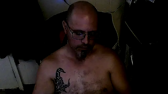 Snapshot of KrazyLegz chatting on October 2025 05:41:02 PM KrazyLegz online show from October 2025 05:41:02 PM