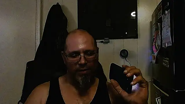 Snapshot of KrazyLegz chatting on November 2025 03:34:01 AM KrazyLegz online show from November 2025 03:34:01 AM