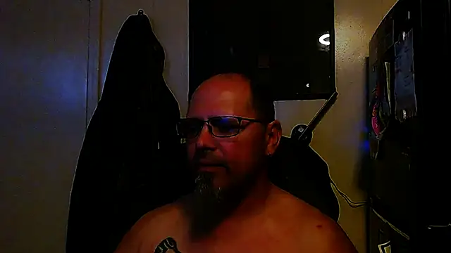 Snapshot of KrazyLegz chatting on November 2025 05:07:01 PM KrazyLegz online show from November 2025 05:07:01 PM