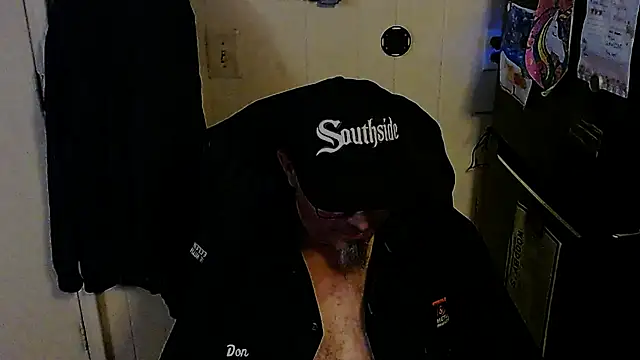 Snapshot of KrazyLegz chatting on November 2025 11:27:01 PM KrazyLegz online show from November 2025 11:27:01 PM