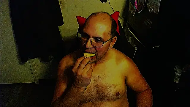 KrazyLegz online show from December 2025 06:21:02 AM