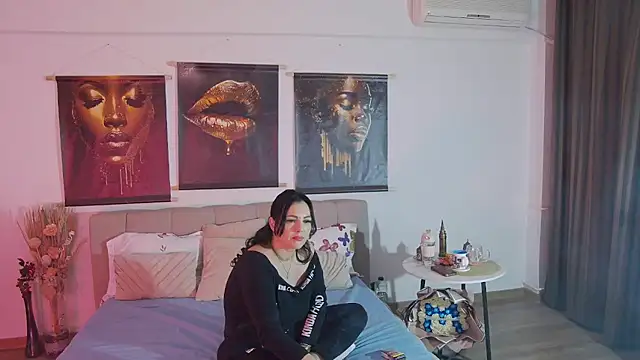 ReiyaRey online show from February 2026 09:31:01 PM