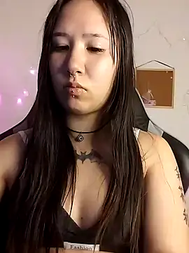 Japabaixinha online show from December 2024 02:21:01 AM