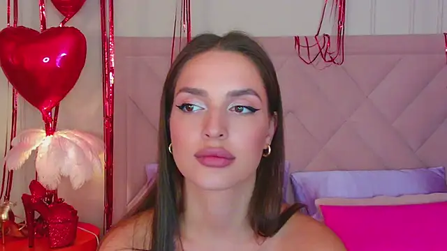 Snapshot of BellaHalles chatting on February 2025 02:44:02 PM BellaHalles online show from February 2025 02:44:02 PM