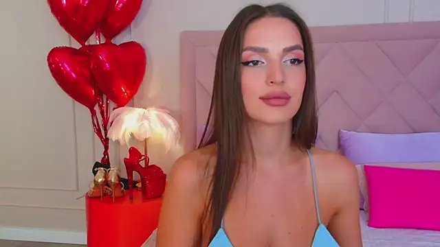 Snapshot of BellaHalles chatting on February 2025 12:00:02 PM BellaHalles online show from February 2025 12:00:02 PM