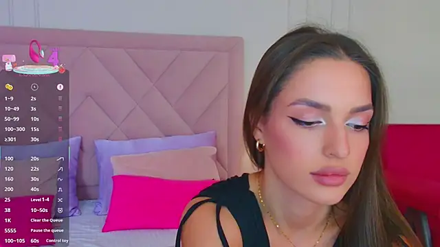 Snapshot of BellaHalles chatting on March 2025 08:52:02 AM BellaHalles online show from March 2025 08:52:02 AM