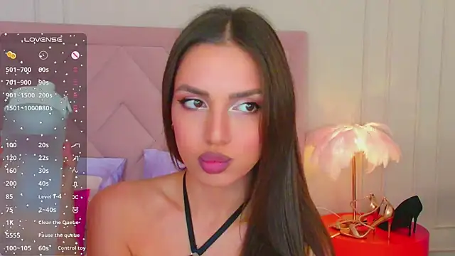 Snapshot of BellaHalles chatting on March 2025 08:52:01 AM BellaHalles online show from March 2025 08:52:01 AM