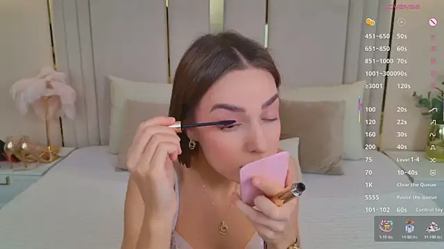 Snapshot of BellaHalles chatting on February 2026 05:38:02 AM BellaHalles online show from February 2026 05:38:02 AM