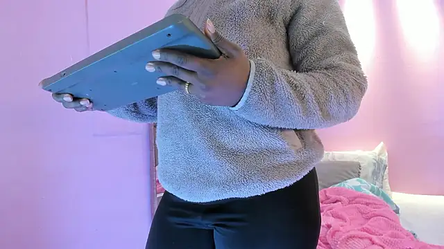 Snapshot of LoveQueen2 chatting on February 2026 11:53:02 AM LoveQueen2 online show from February 2026 11:53:02 AM