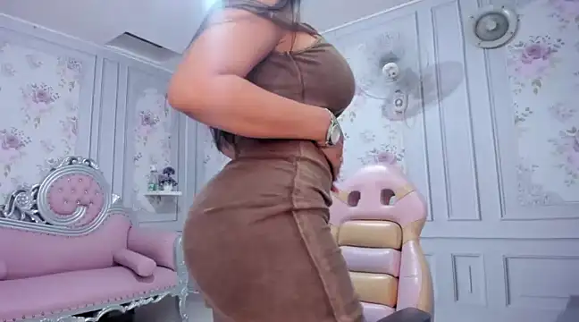 Snapshot of perla_milf4u chatting on March 2025 09:13:01 PM perla milf4u online show from March 2025 09:13:01 PM