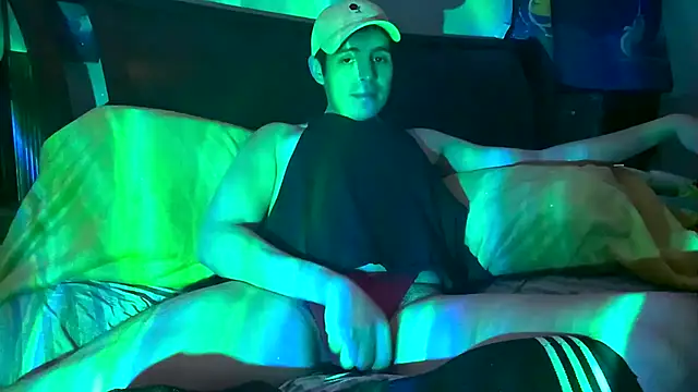 Snapshot of CloudyBoy_Toy chatting on February 2025 06:27:02 PM CloudyBoy Toy online show from February 2025 06:27:02 PM