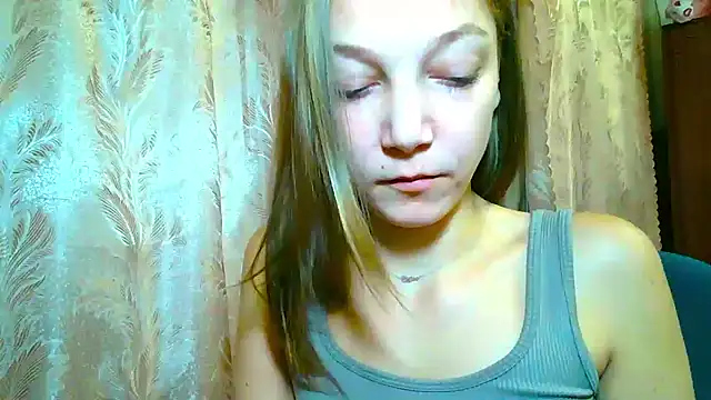 EmillyPlay online show from November 2025 06:35:02 AM