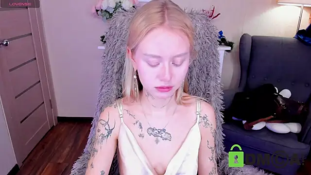 MalenaErnman online show from January 2025 10:34:02 AM