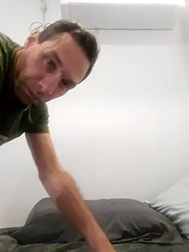 Iliketocooksquirt25 online show from September 2025 01:15:01 PM