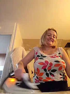 lady charlyne online show from December 2024 02:06:02 PM