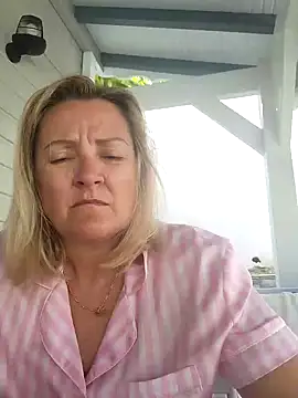 lady charlyne online show from February 2025 01:30:01 PM