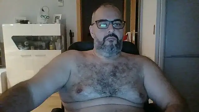 templar2303 online show from November 2025 07:56:02 PM