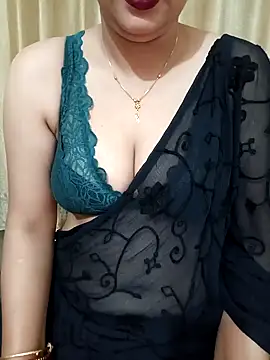 Snapshot of Priya_Boudi chatting on December 2024 05:18:02 PM Priya Boudi online show from December 2024 05:18:02 PM