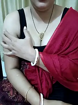 Snapshot of Priya_Boudi chatting on January 2025 05:30:02 PM Priya Boudi online show from January 2025 05:30:02 PM