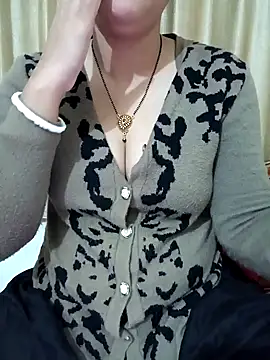 Snapshot of Priya_Boudi chatting on January 2025 04:25:01 PM Priya Boudi online show from January 2025 04:25:01 PM