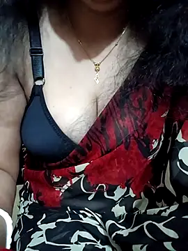 Snapshot of Priya_Boudi chatting on September 2025 06:30:01 PM Priya Boudi online show from September 2025 06:30:01 PM