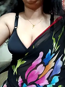 Snapshot of Priya_Boudi chatting on November 2025 06:19:01 PM Priya Boudi online show from November 2025 06:19:01 PM