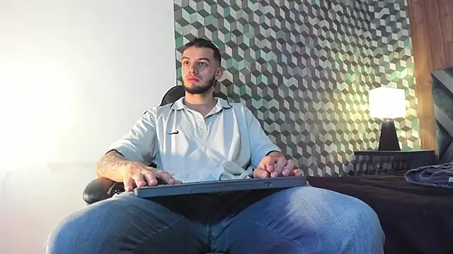 Michael magno online show from January 2025 03:29:01 PM