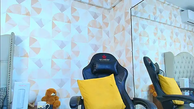 Michael magno online show from September 2025 08:54:01 PM