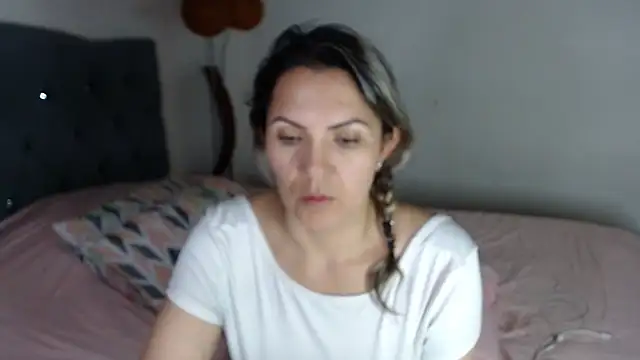 Snapshot of Chantal_hott chatting on April 2026 02:27:02 AM Chantal hott online show from April 2026 02:27:02 AM