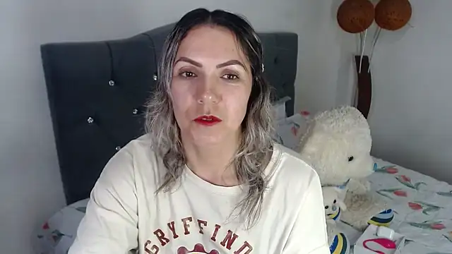 Snapshot of Chantal_hott chatting on May 2026 09:31:01 PM Chantal hott online show from May 2026 09:31:01 PM