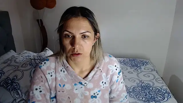 Snapshot of Chantal_hott chatting on June 2026 10:27:02 AM Chantal hott online show from June 2026 10:27:02 AM