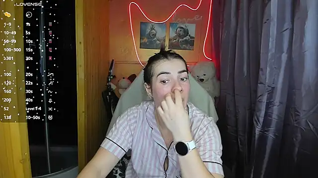 Snapshot of Fiery_Brunette_ chatting on February 2025 11:25:01 AM Fiery Brunette  online show from February 2025 11:25:01 AM