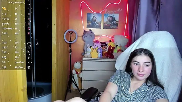 Snapshot of Fiery_Brunette_ chatting on October 2025 08:37:01 AM Fiery Brunette  online show from October 2025 08:37:01 AM