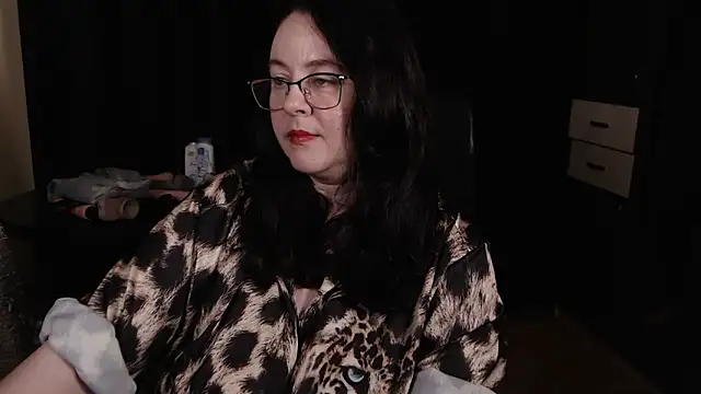 poshmistress online show from November 2025 02:01:01 AM