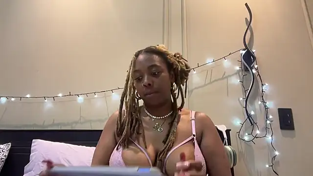 ChocolateCakeQueen online show from March 2025 04:35:01 AM