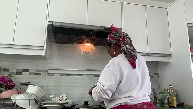 ChocolateCakeQueen online show from October 2025 05:58:02 PM