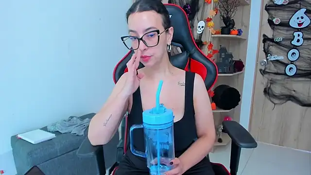  amanda seyfried19 online show from November 2025 05:58:02 PM