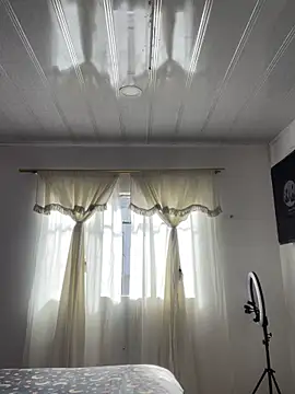 hannahb-e online show from November 2025 02:16:01 PM