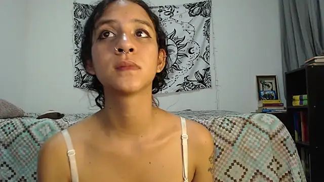 Snapshot of AlinaWoolf_ chatting on December 2024 05:53:02 AM AlinaWoolf  online show from December 2024 05:53:02 AM