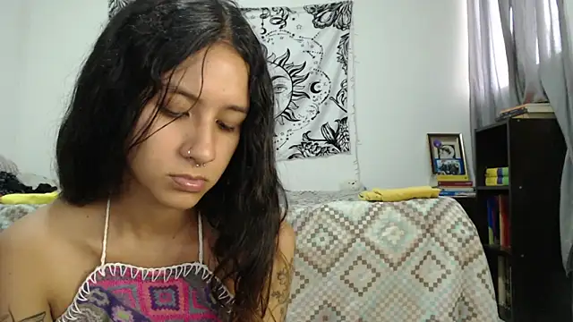 Snapshot of AlinaWoolf_ chatting on December 2024 10:16:02 PM AlinaWoolf  online show from December 2024 10:16:02 PM