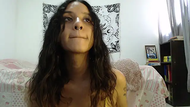 Snapshot of AlinaWoolf_ chatting on January 2025 05:00:02 AM AlinaWoolf  online show from January 2025 05:00:02 AM