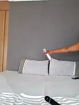 Jazmine-Blue online show from December 2024 03:22:02 PM