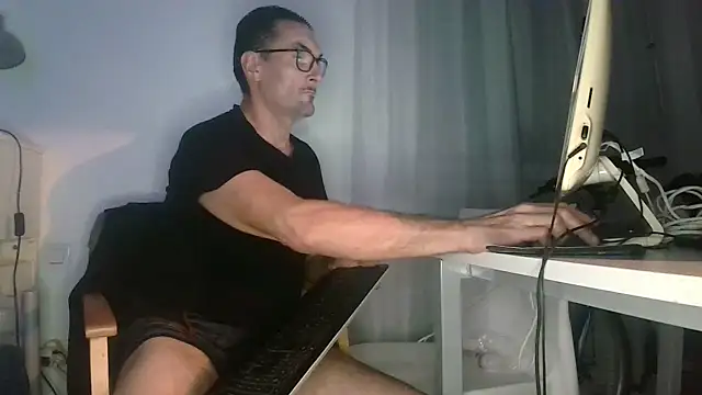 Snapshot of francky-libertin chatting on January 2025 12:57:01 AM francky-libertin online show from January 2025 12:57:01 AM