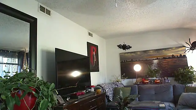 Snapshot of CeceilaMoon chatting on October 2025 02:38:01 PM CeceilaMoon online show from October 2025 02:38:01 PM